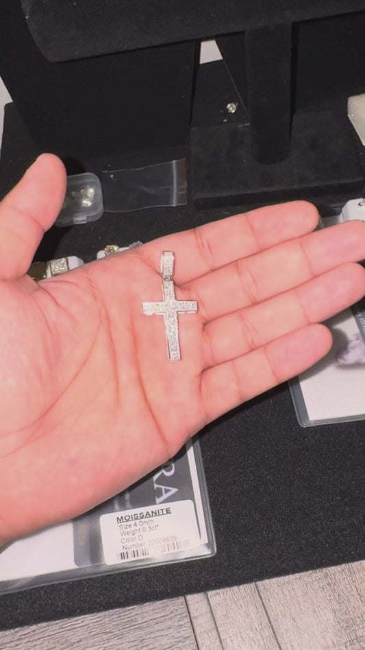 925 Sterling Silver Moissanite Cross Pendant